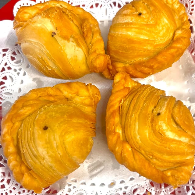 Curry Puff Taro.